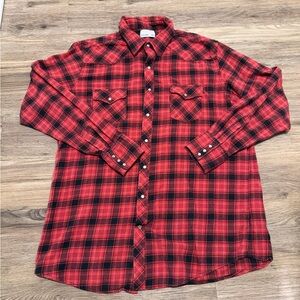 Vintage Wrangler Red and Black Plaid Men's Shirt